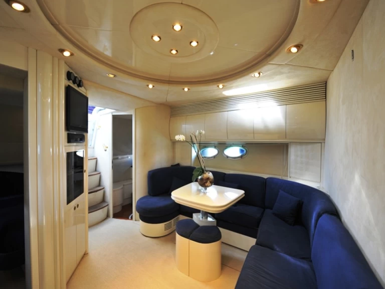 Pershing Pershing 54 jednotlivci a charterové společnosti v Poltu Quatu