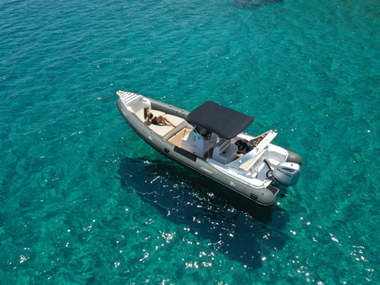 Pronajmout Polotuhá loď se skipperem či ne Italboats v Latchi