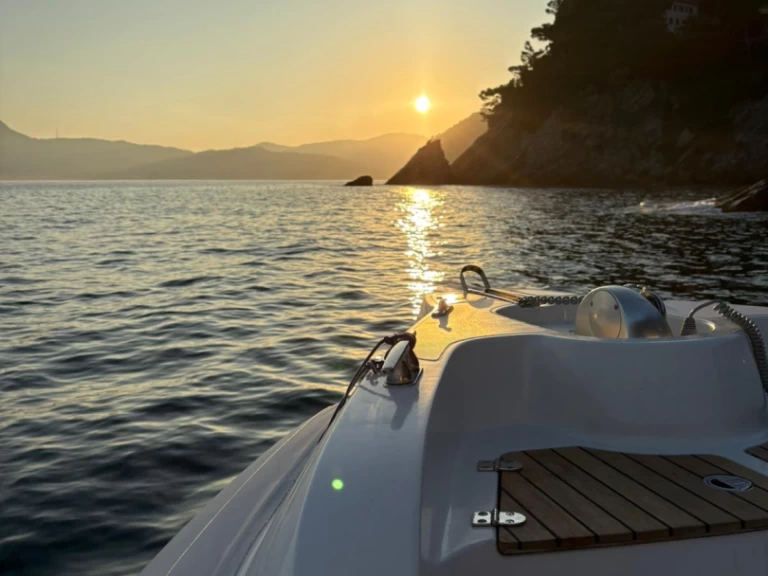 Pronájem Polotuhá loď v Portofino -Italiamarine Portofino 28