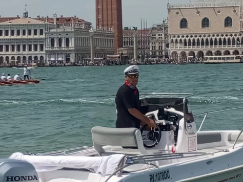 Pronájem Motorová loď Bluline s licencí