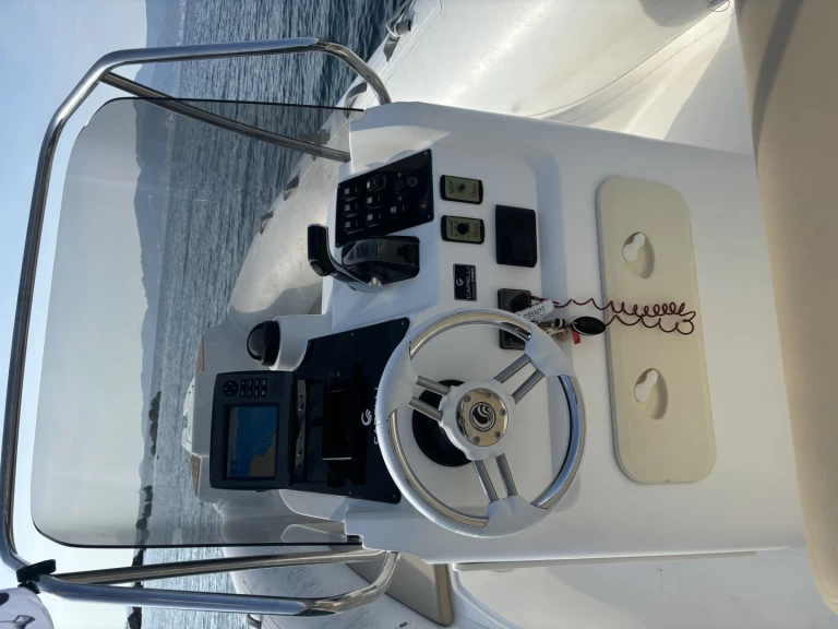 Pronajmout si Capelli Tempest 770 v Ajaccio