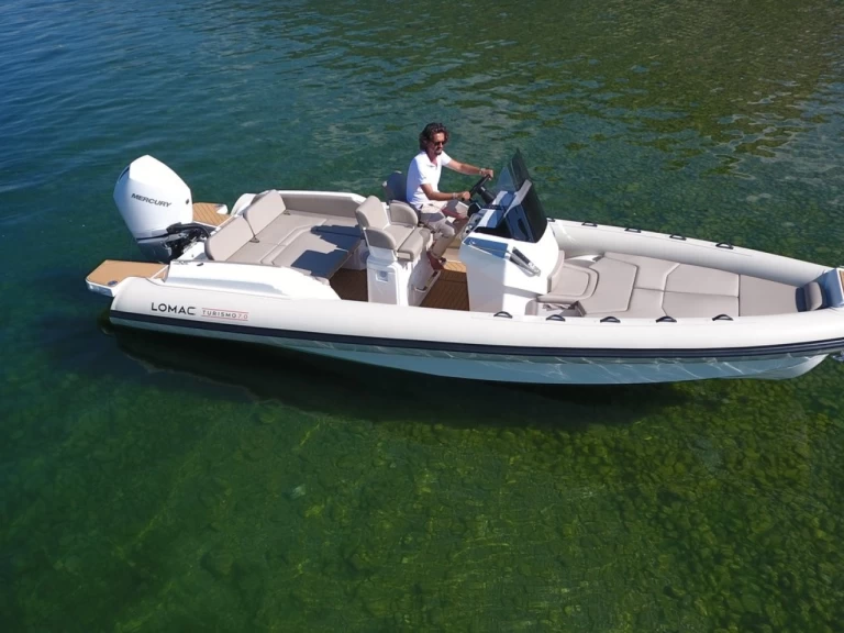 Pronájem Polotuhá loď Lomac s licencí