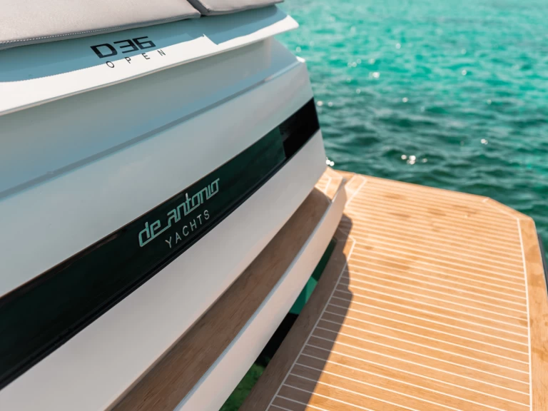 Motorová loď k pronájmu v Ibiza Town za nejlepší cenu