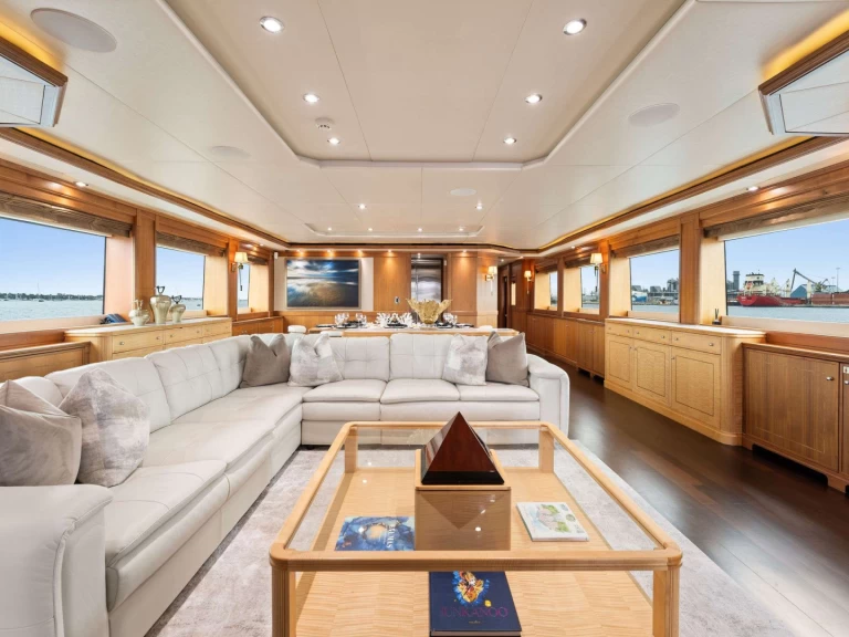 Pronájem lodi Palmer Johnson INVICTUS v Newport na Samboatu