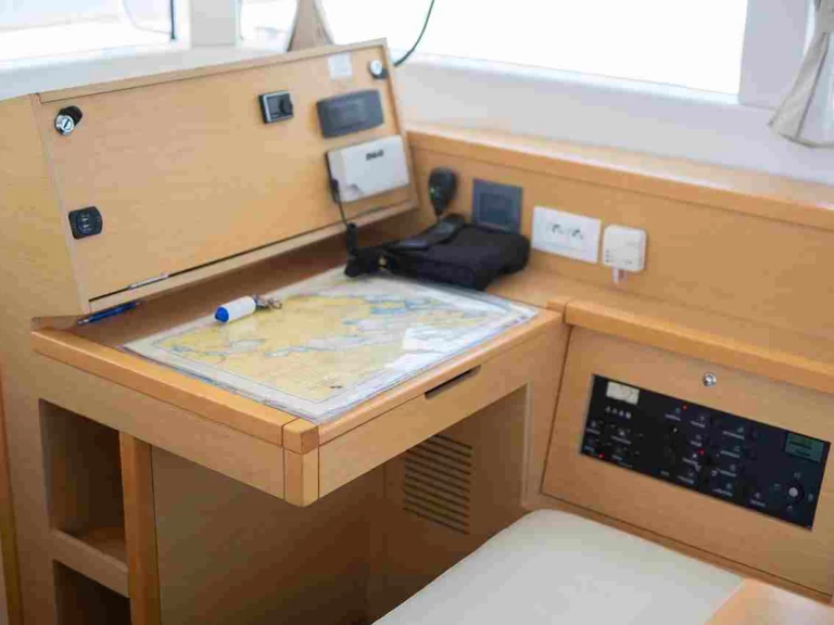 Pronájem jachty v Punat -Lagoon Lagoon 39 na Samboatu