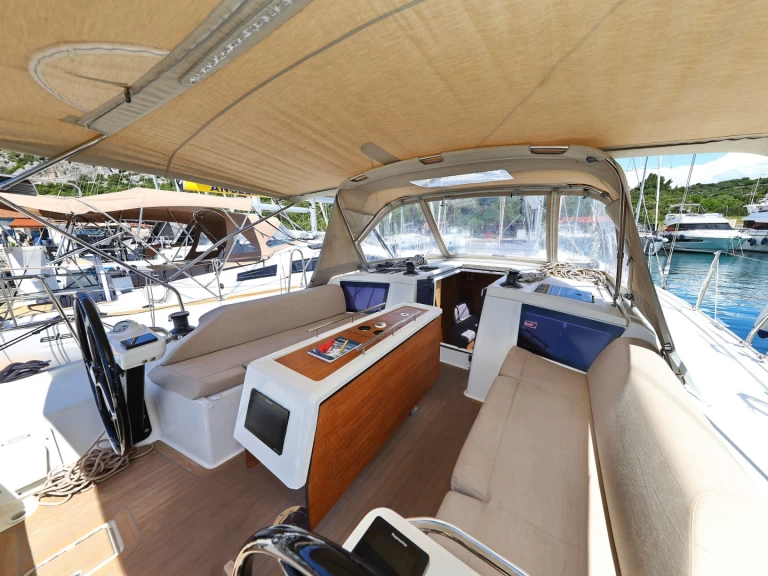 Pronajmout Plachetnice se skipperem či ne Dufour v Primošten 