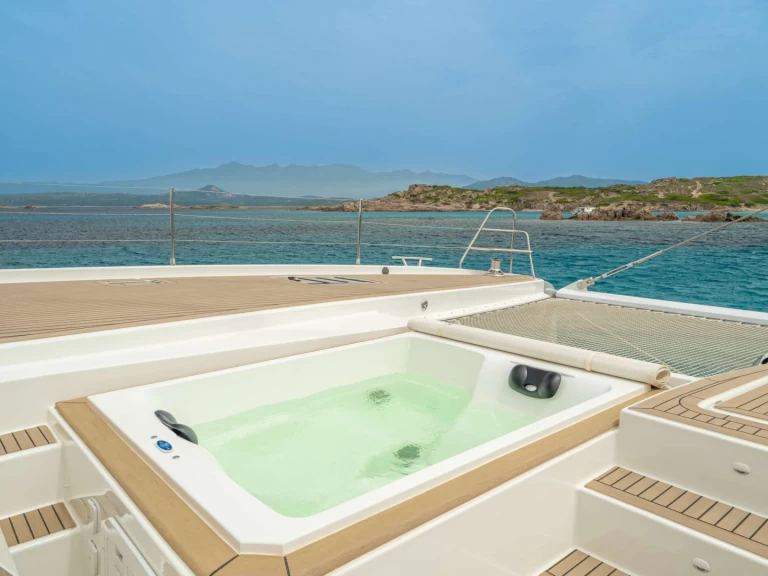 Pronájem Jachta Fountaine Pajot s licencí
