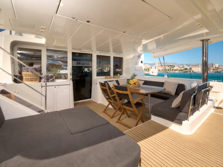 Pronájem Katamarán Lagoon s licencí