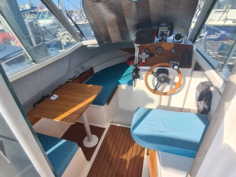 Pronajmout Motorová loď se skipperem či ne Ocqueteau v Les Sables-d'Olonne