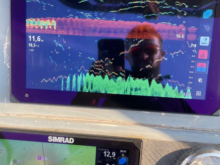 Pronajmout si Boston Whaler Boston Whaler 22 Outrage v Les Sables-d'Olonne