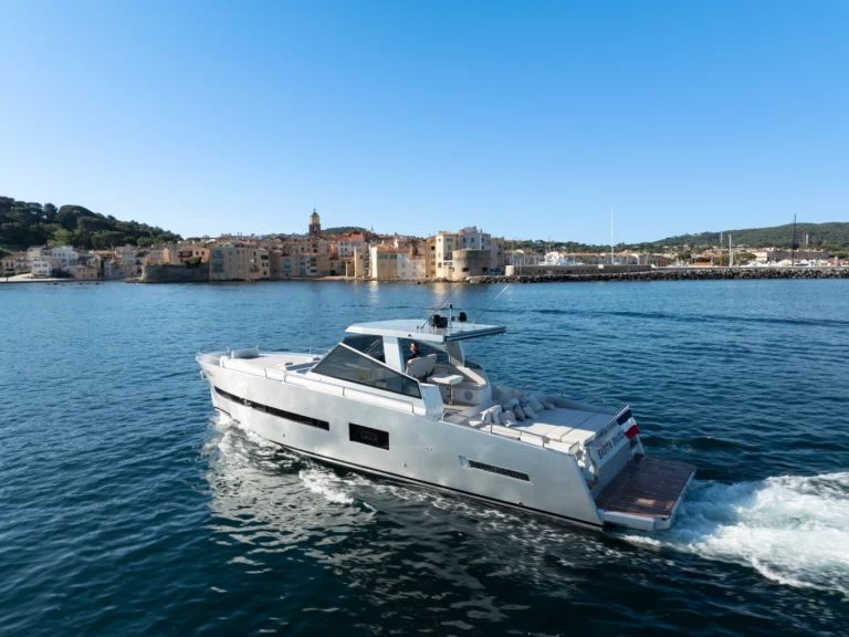 Pronajmout si Bénéteau Oceanis 37 v Saint-Tropez