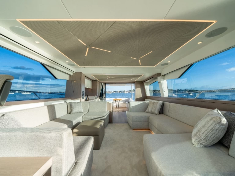 Pronájem Jachta Sunseeker s licencí