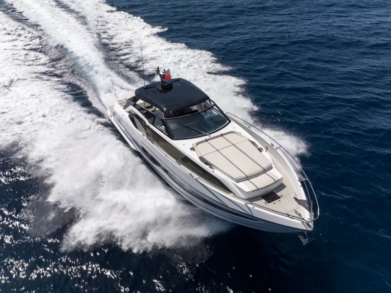 Pronajmout si Sunseeker SuperHawk55 v Cogolin