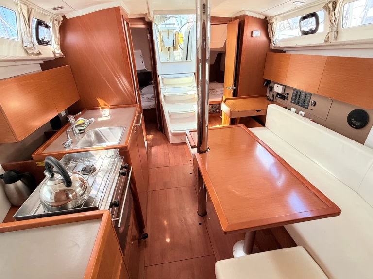 Pronájem lodi Bénéteau Oceanis 35 v Sukošan na Samboatu