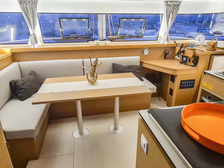 Pronájem lodi Excess Excess 11 v La Rochelle na Samboatu