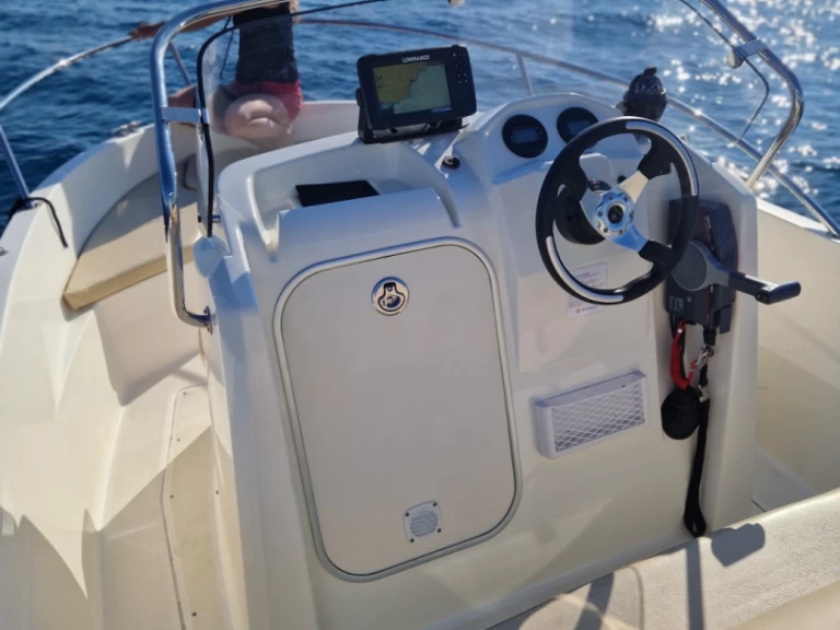 Pronájem lodi Jeanneau cap-camarat 505 Style v Saint Raphael na Samboatu