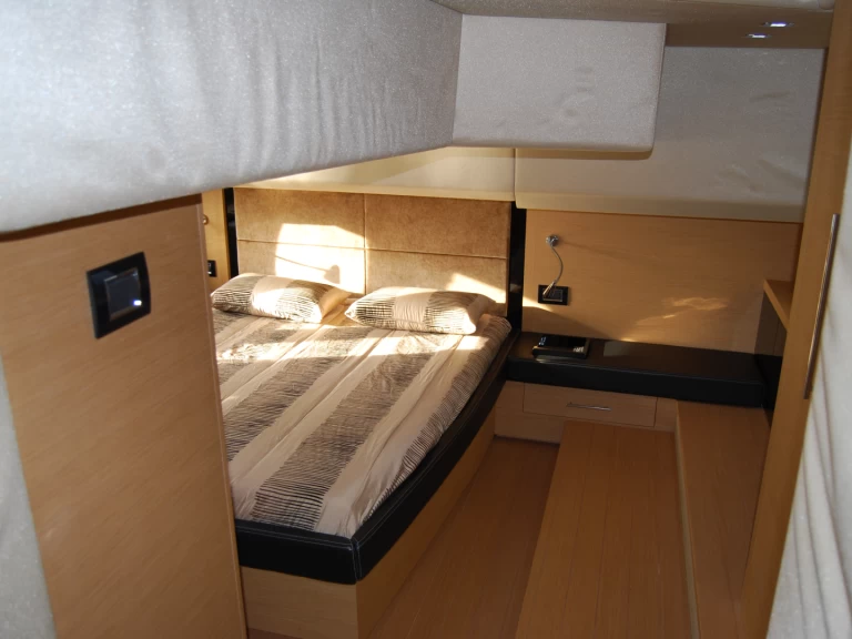 Pronajmout Motorová loď se skipperem či ne Sessa Marine v Sitges