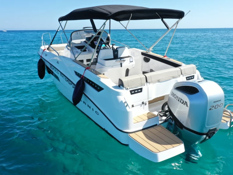 Pronájem Motorová loď v Latchi -Karnic SL691