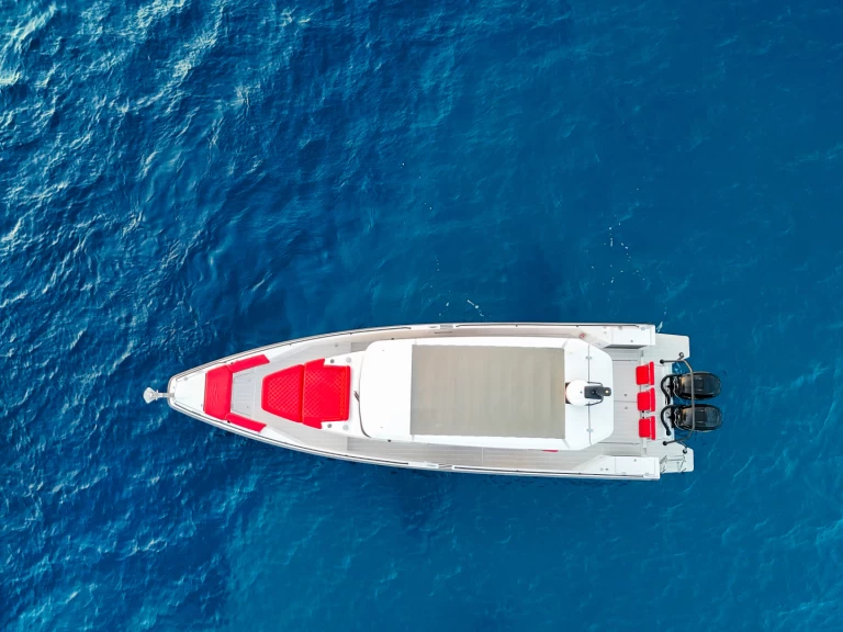 Motorová loď k pronájmu v Ornós za nejlepší cenu