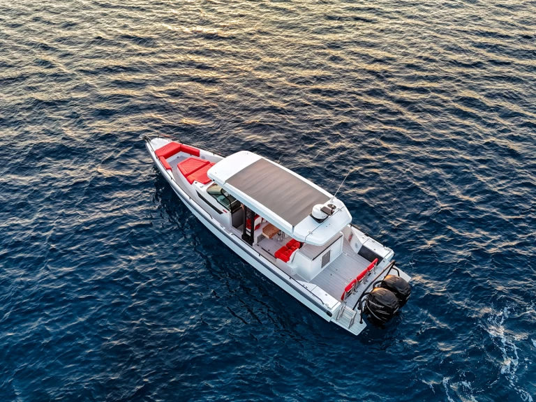 Axopar Axopar 37 Sun-Top jednotlivci a charterové společnosti v Ornós