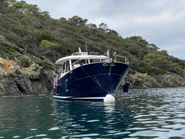 Pronájem Motorová loď sasga s licencí