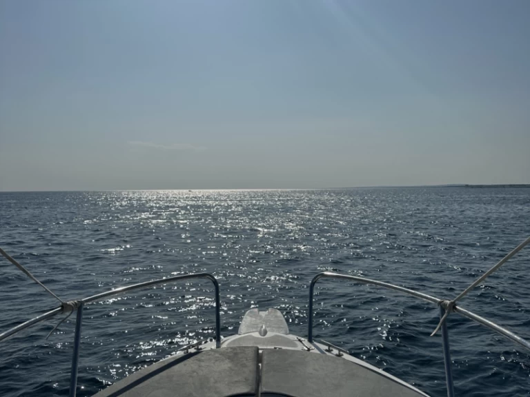 Motorová loď k pronájmu v Porto Cesareo za nejlepší cenu