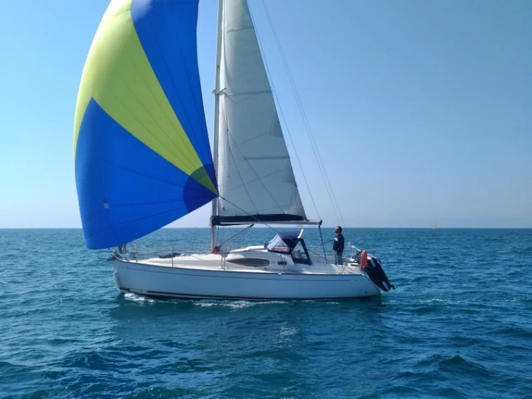 Alliaura-Marine FEELING 32 jednotlivci a charterové společnosti v Auray