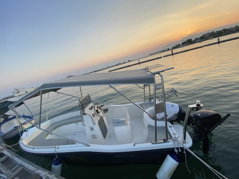 Pronajmout Motorová loď se skipperem či ne Igma v Néa Moudhaniá