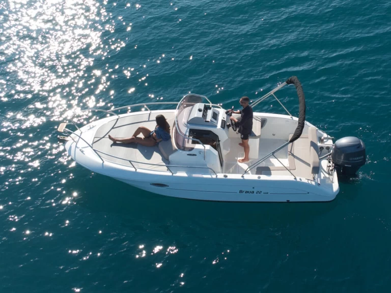 Pronajmout Motorová loď se skipperem či ne Mingolla v Pula