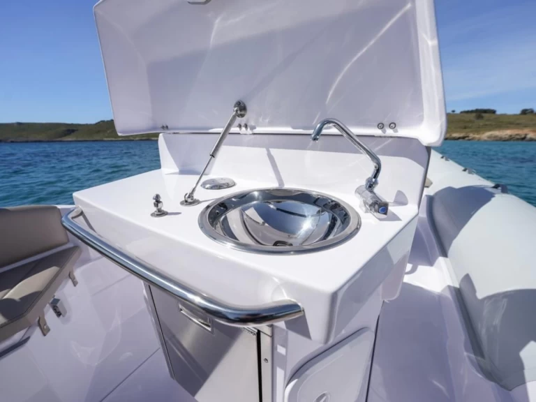 Pronájem Polotuhá loď Italboats s licencí