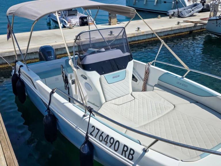 Pronájem lodi Salpa Salpa Sunsix v Pula na Samboatu