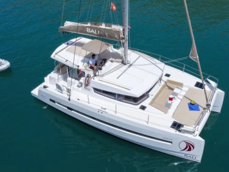 Bali Bali 4.1 jednotlivci a charterové společnosti v Primošten 