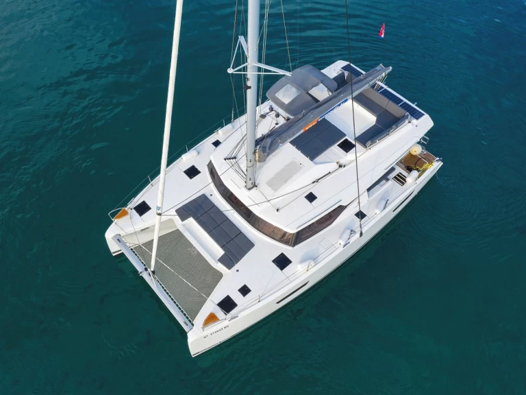 Pronajmout Katamarán se skipperem či ne Fountaine Pajot v Donji Seget