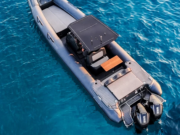 Pronájem Polotuhá loď Marvel s licencí