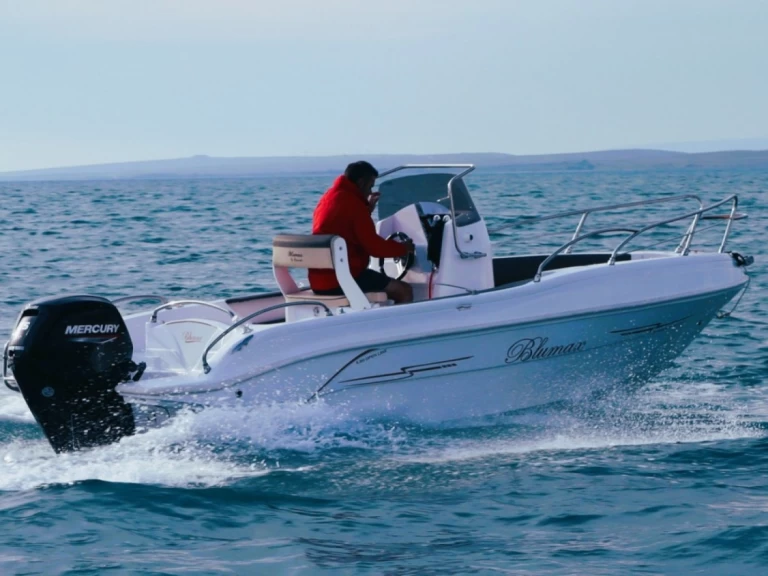 Motorová loď k pronájmu v Marzamemi za nejlepší cenu