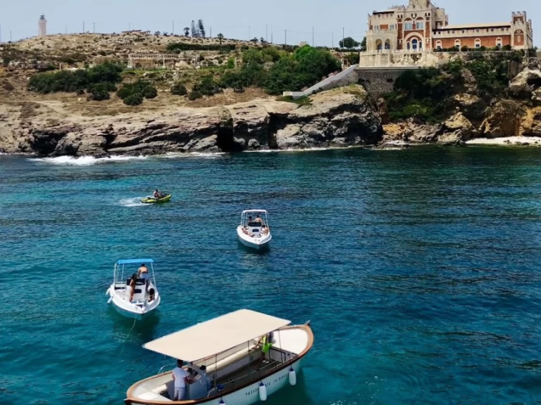 Pronájem jachty v Marzamemi -Blumax 19 pro na Samboatu