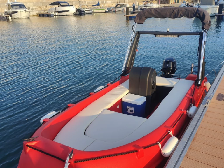 Whaly Whaly 435-R jednotlivci a charterové společnosti v Calp / Calpe