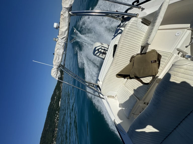 Pronájem Polotuhá loď Zar s licencí