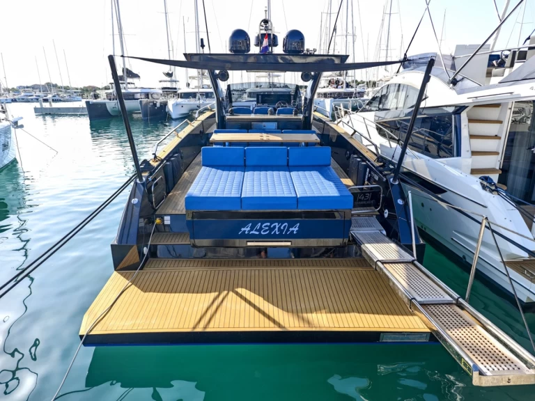 Pronajmout si Fiart Fiart Seawalker 43 v Sukošan