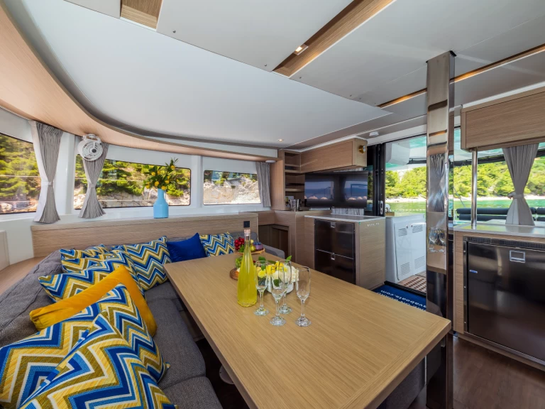 Katamarán k pronájmu v Split za nejlepší cenu