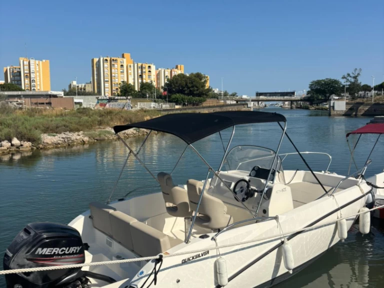 Motorová loď k pronájmu v Carnon-Plage za nejlepší cenu