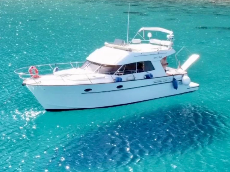 Pronájem Motorová loď ACM s licencí