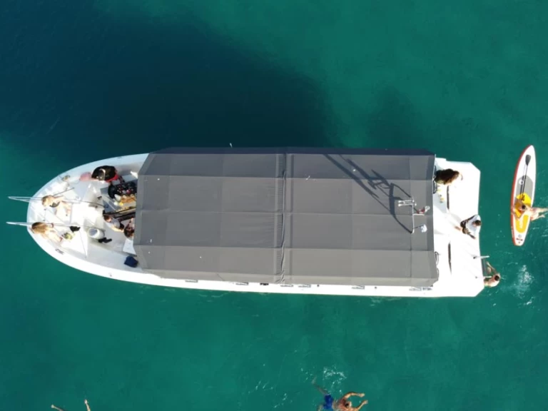 Mercan Stark 45 jednotlivci a charterové společnosti v Limáni Karrá