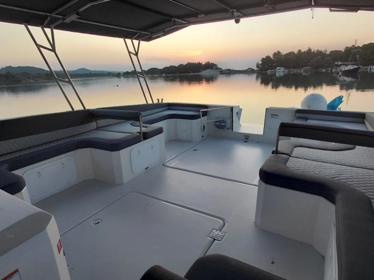 Pronájem lodi Thessaloniki (City) lákavé ceny Stark 45