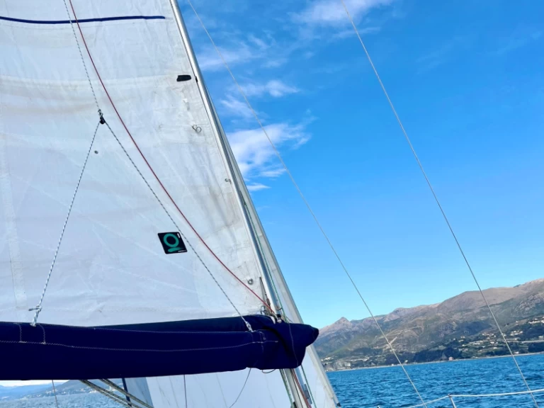 Pronajmout si Jeanneau Sun Odyssey 26 v Genova