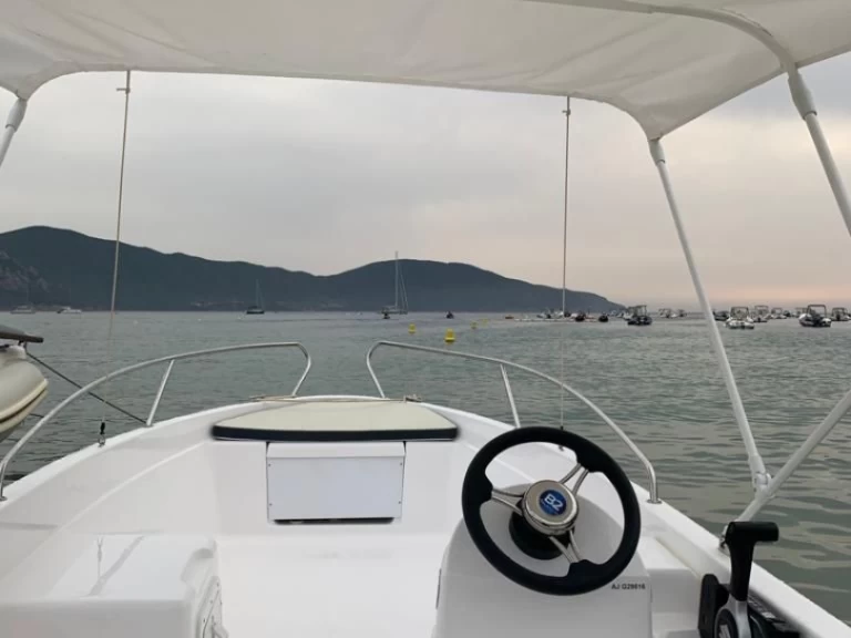 Pronájem lodi B2 Marine 452 Open v Appietto na Samboatu