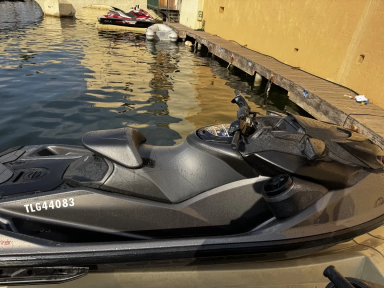 Pronajmout Vodní skútr se skipperem či ne Sea-Doo v Port Grimaud