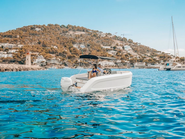 Valory 570 PREMIUM jednotlivci a charterové společnosti v Port d'Alcudia