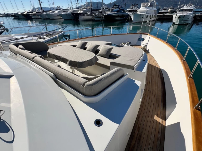 Pronájem lodi Porto di Salerno lákavé ceny falcon 80