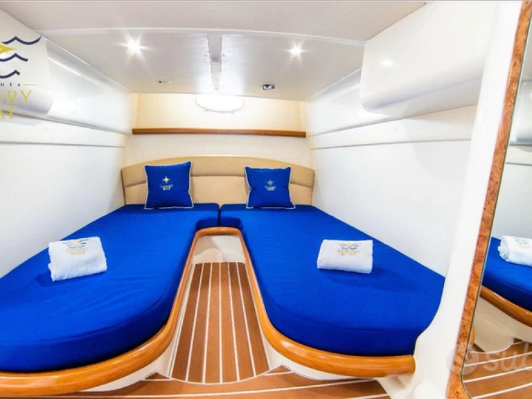 Pronájem Motorová loď Sealine s licencí